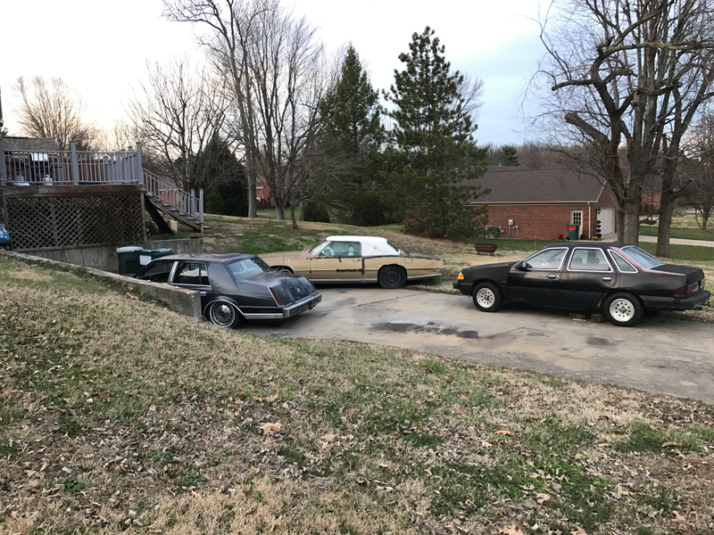 Illustration for article titled Odd car selection of a house close to mine.